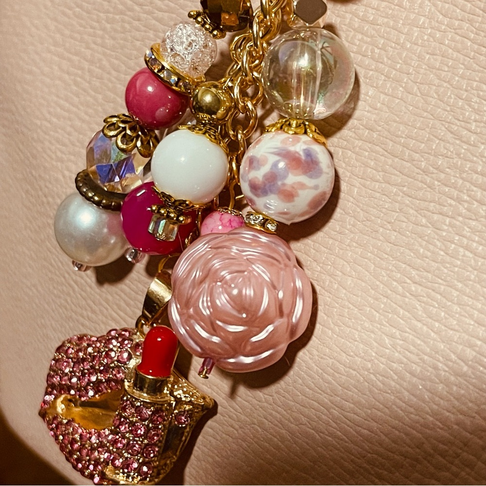 SOLD ‼️ Handbag Jewelry NEW Lips Lipstick Bag Charm Beads Keychain Flower Bag - Picture 3 of 15